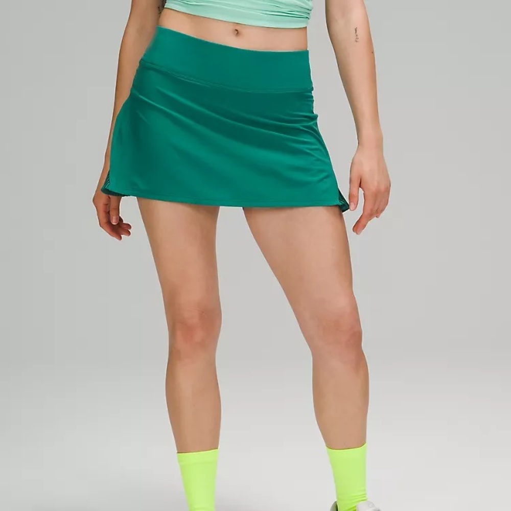 Lululemon Play off the pleats mid-rise skirt in Teal Lagoon